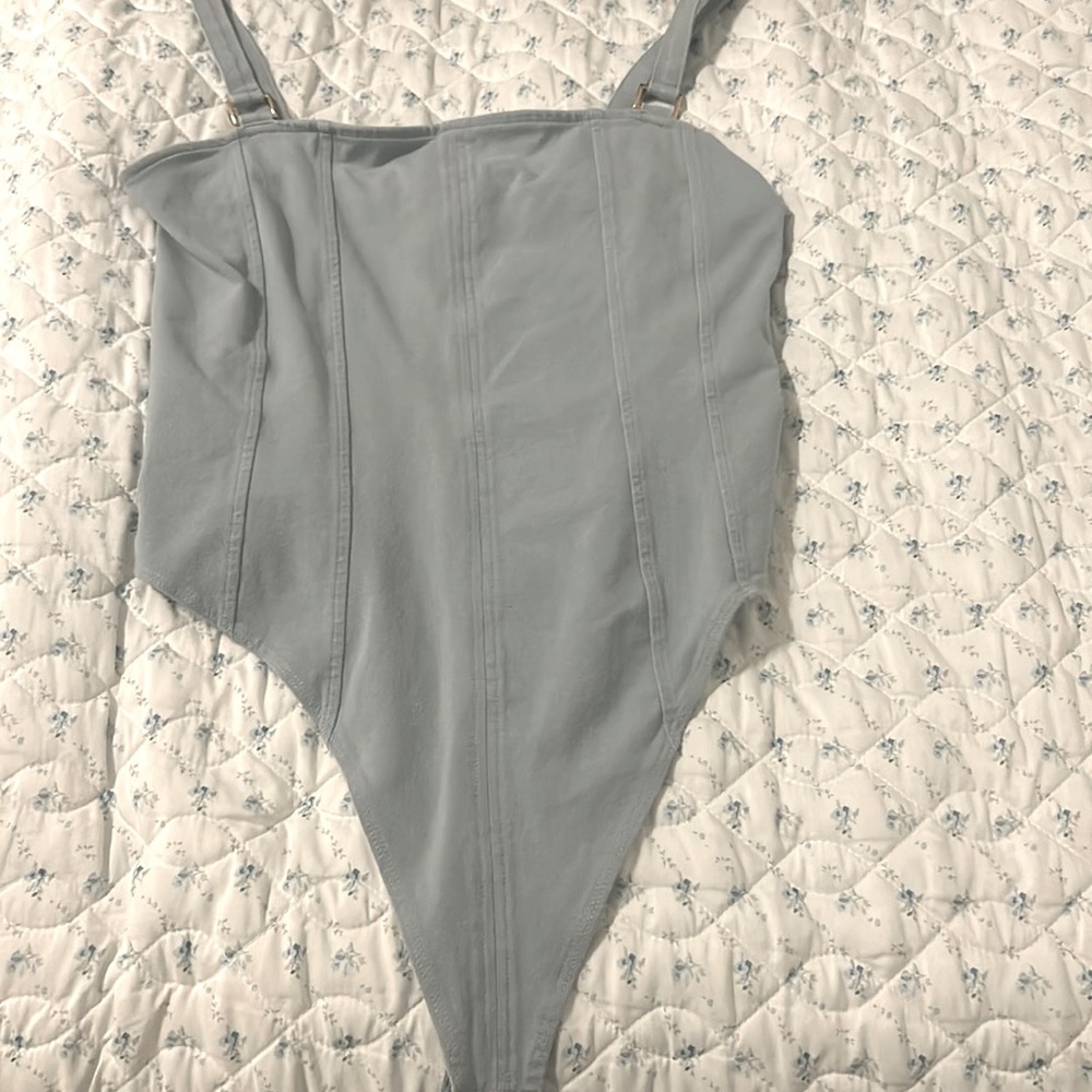 H&M bodysuit - Picture 4 of 5